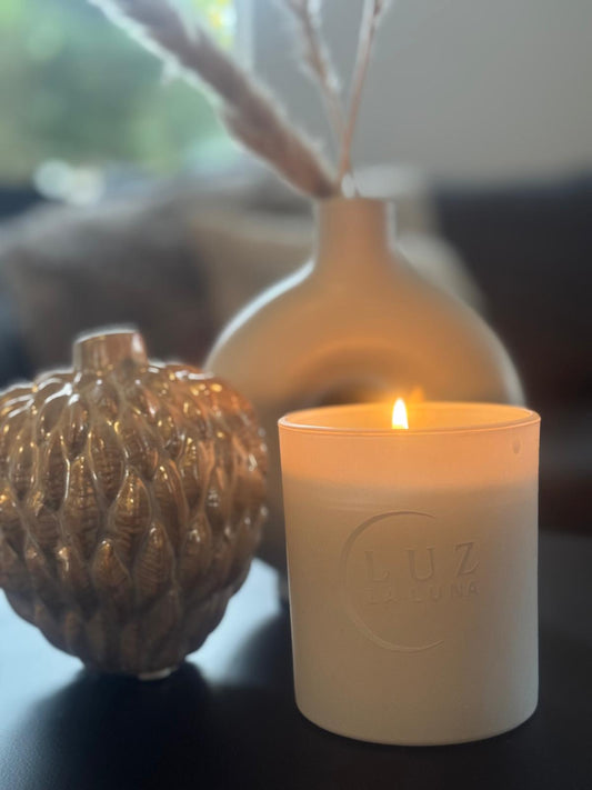 Geurkaars - 275 gr - zwart of wit - Sandalwood - kalmerend & spiritueel