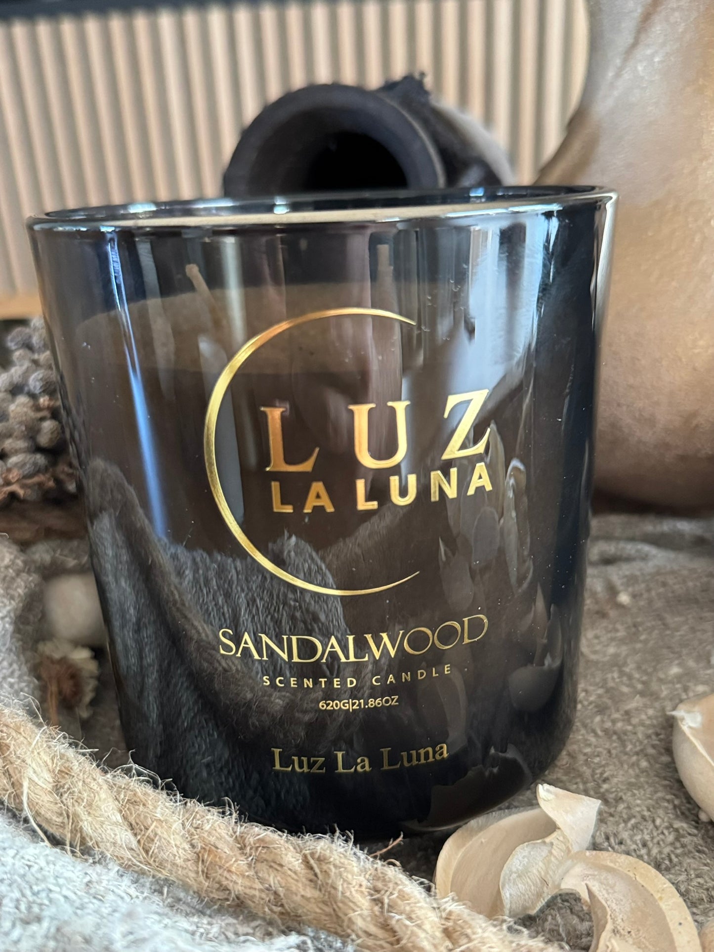 Geurkaars - 620gr - zwart - Sandalwood - Kalmerend & spiritueel